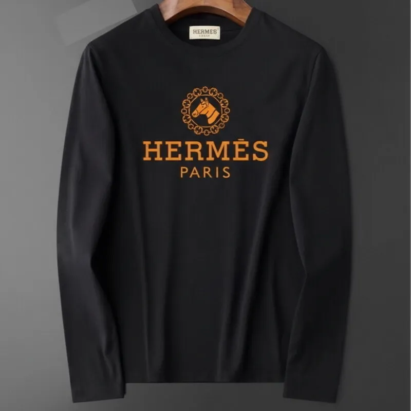 Classic Crest Long Sleeve T-Shirt Elevated Everyday Fit