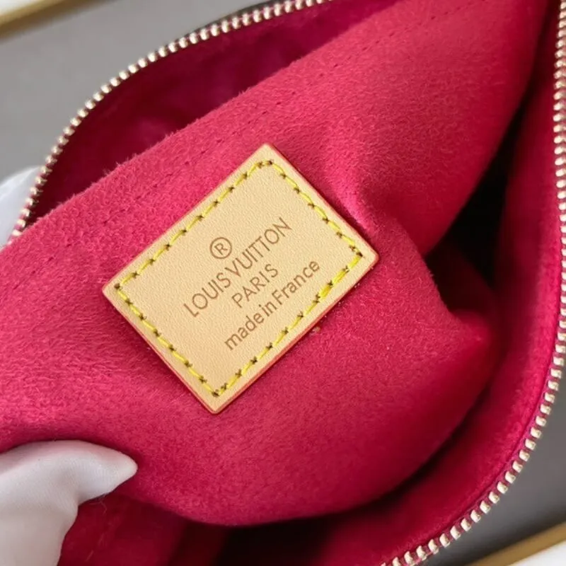 Colorway Monogram Handbag – Effortless Glamour, Everyday Use