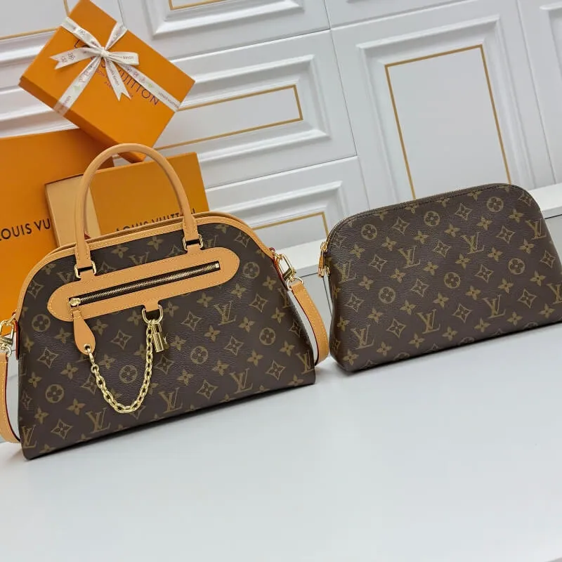 Designer Monogram Chain Handbag – Iconic Style with a Modern Twist