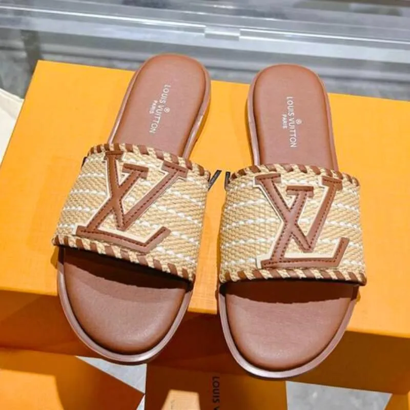Designer Slip-On Flat Sandals – Modern Comfort & Chic Style