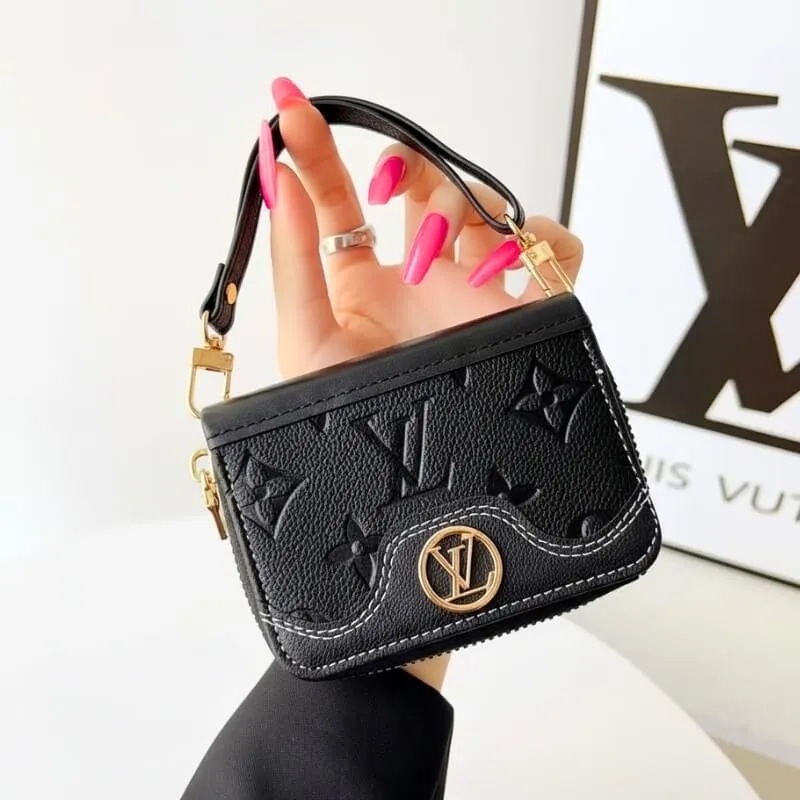 Luxe Wallet With Handles – When Minimal Meets Major