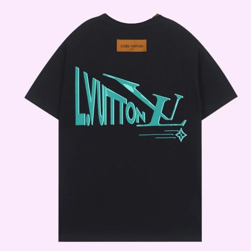 Minimal Script Chest Detail T-Shirt Clean Street Fit