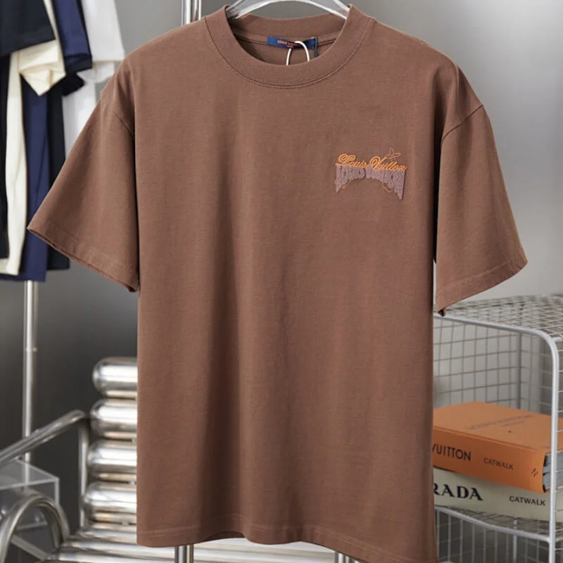 Relaxed Street Fit Chest Script Accent T-Shirt